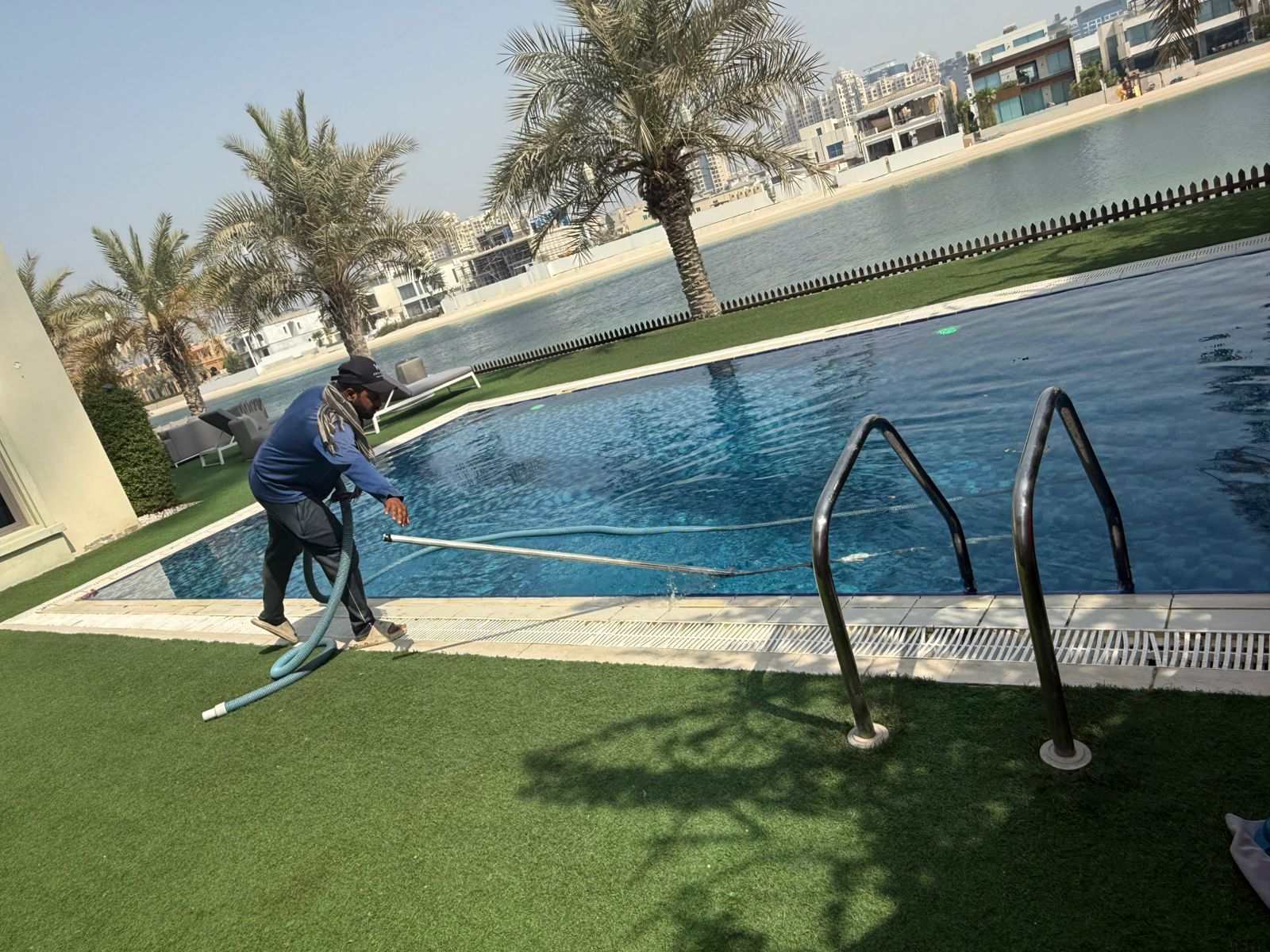 pool cleaning 